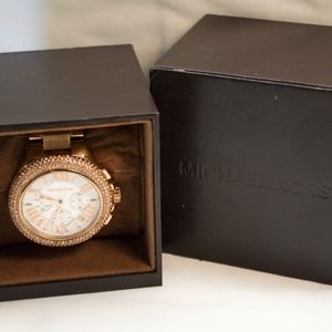 🔴 MAKE AN OFFER🔴 AUTHENTIC MICHAEL KORS WATCH